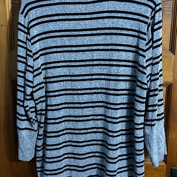 Maurices Black and Gray Cardigan Size XL - Picture 4 of 4